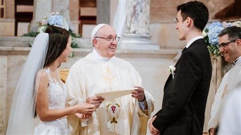 San Valentino All Angelus L Augurio Del Papa Ai Fidanzati E Agli