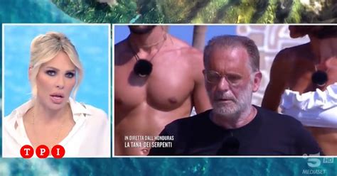 Isola Dei Famosi Marina La Rosa Spara A Zero Sui Naufragi Povero