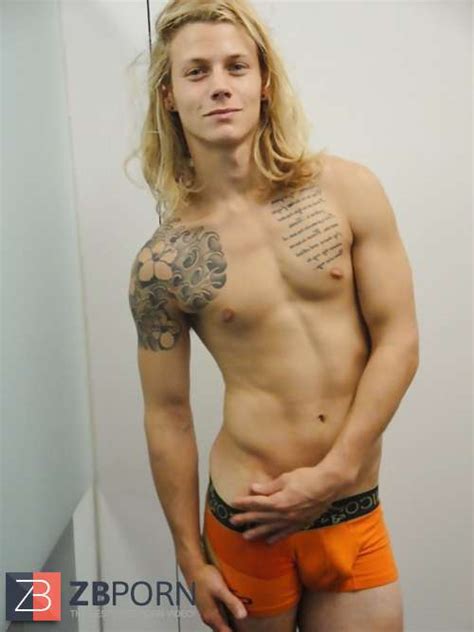 Simba Magnificent Model ZB Porn