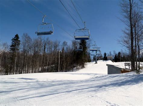 Ski lifts Mont Saint-Sauveur - cable cars Mont Saint-Sauveur - lifts ...