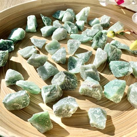 GREEN QUARTZ Raw Green Quartz Crystal Quartz Green Aventurine Rough ...