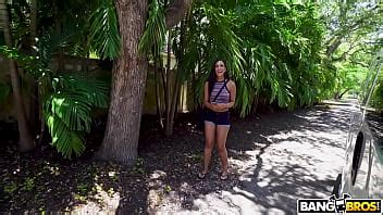 Getting Her Pussy Stretched On The Bus XVIDEOS