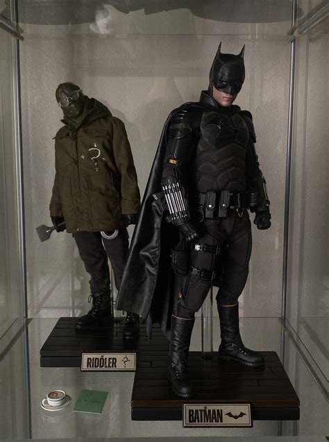 Hot Toys THE BATMAN Batman Batman Deluxe Batman Batsignal Set Page Collector