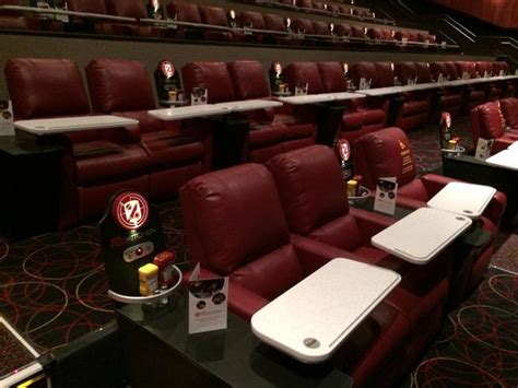 Amc Opens Dine In Theater Featuring Danny Meyer Menu In Aurora The