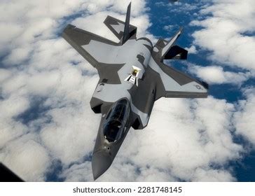 F35 Stealth Fighter Plane Flight Formation Stock Photo 2281748145 ...