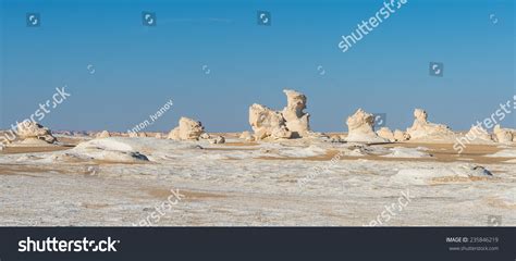 11,369 Tourist White Desert National Park Images, Stock Photos, 3D ...