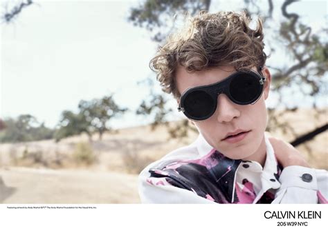 Calvin Klein представили новую рекламную кампанию