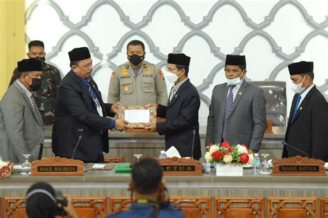 Dewan Gelar Rapat Paripurna Penyampaian Raqan Usulan Dan Inisiatif