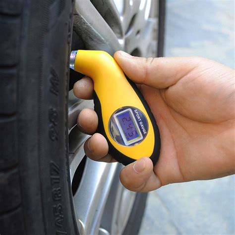 Manometer Pengukur Tekanan Ban Mobil Digital Tire Gauge LCD Barometers