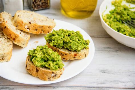 Паста из авокадо для бутербродов – простой и вкусный рецепт с фото ...