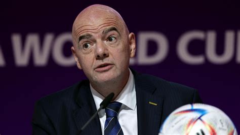 Il Capo Della Fifa Mi Sento Gay Noi Europei Dovremmo Scusarci Per 3mila Anni