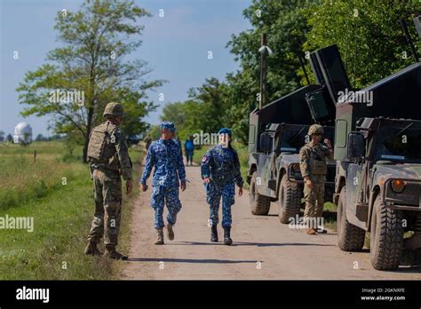capu midia romania  army  romanian army soldiers  shown
