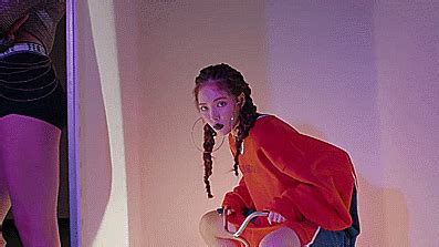 HyunA nın Babe Müzik Videosu Yayınlandı KoreZin