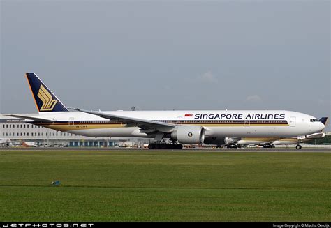 9V SWF Boeing 777 312ER Singapore Airlines Mischa Oordijk JetPhotos