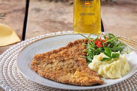 Escalope Schnitzel Con Pur De Patatas Aceites De Oliva De Espa A