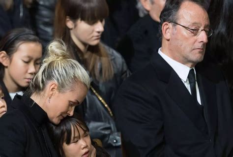 Jean Reno L Acteur Toujours Boulevers Par La Disparition De Johnny