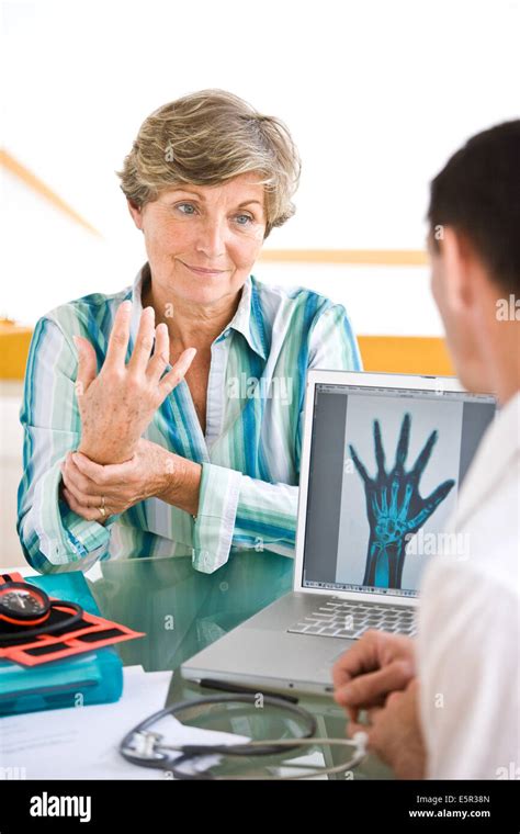 Hand Rheumatoid Arthritis X Ray Hi Res Stock Photography And Images Alamy