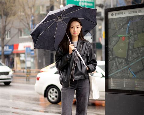 The Best Street Style At Seoul Fashion Week Fall Vogue