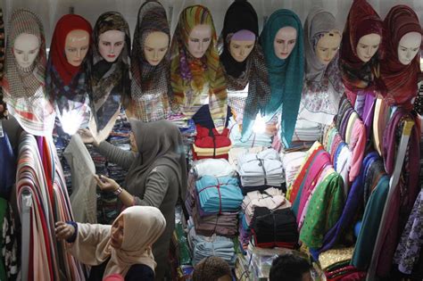 World Hijab Day il velo è simbolo di libertà o di controllo del corpo