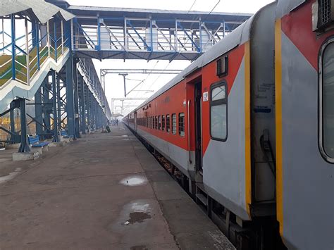 Indian Railways Converts Old Train Cars Into Coronavirus Quarantine Coaches