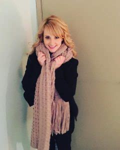 Almost Nude Melissa Rauch Photos Thblog