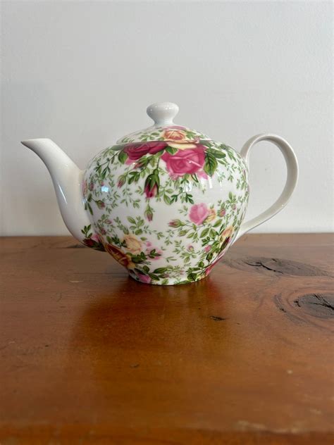 Royal Albert Old Country Roses, Teapot. - Etsy