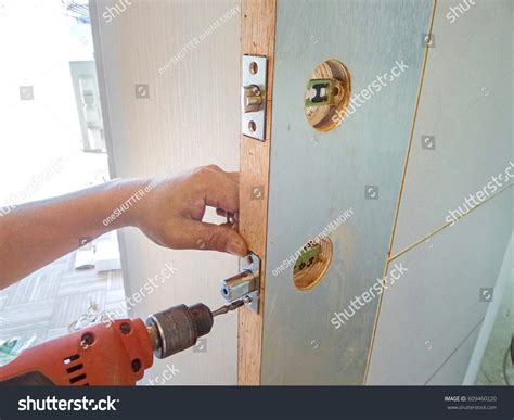 Installation Door Lock Stock Photo 609460220 | Shutterstock