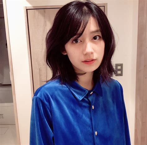 Hot girl ảnh film với nét đẹp cổ điển cực giống nữ thần Kim Ji Won