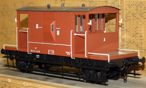 Dapol 7f 200 010 Br Standard 20 Ton Goods Brake Van B951260 Bauxite