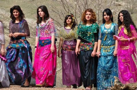 Kurdish clothes | Traditional outfits, Traditional dresses, Clothes