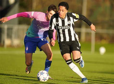 Ukjent Norsk 18 åring Kan Få Newcastle Debuten Tv 2