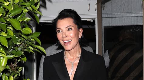 Kris Jenner’s New Face Is a Great Case for Keeping Plastic Surgery Old