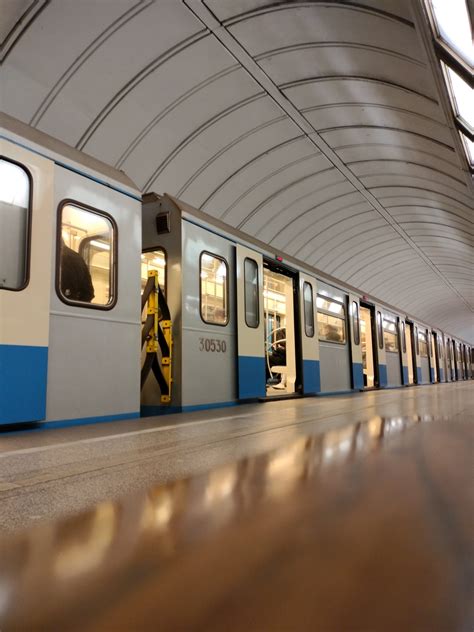 Subway Car, Metro Station Free Stock Photo - Public Domain Pictures