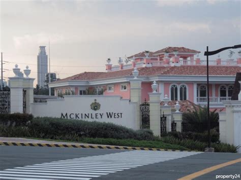 Lot For Sale in Taguig Mckinley West