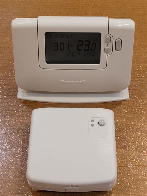 Honeywell Cm Wireless Room Thermostat With Stand Honeywell Bdr