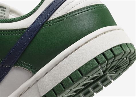 Nike Wmns Dunk Low Gorge Green Dd Snkrpress