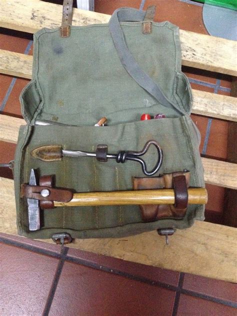 Nice 1960 Vintage Swiss Army Military Carpenter Shoulder Bag Leather