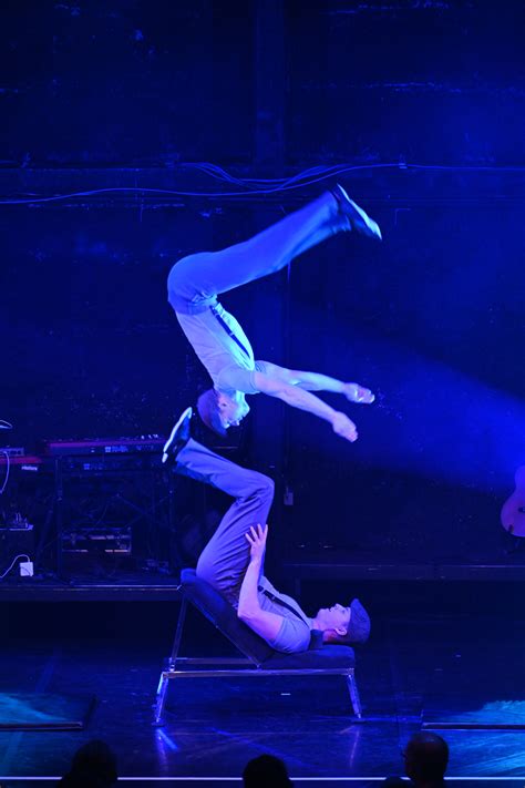 neue Show im GOP Varieté Theater München NEO Zukunft heute