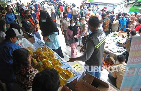 Operasi Pasar Murah Minyak Goreng Di Bogor Republika Online