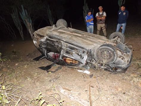 Hora Da Verdade Urgente Acidente Entre Dois Carros Pr Ximo A Riach O