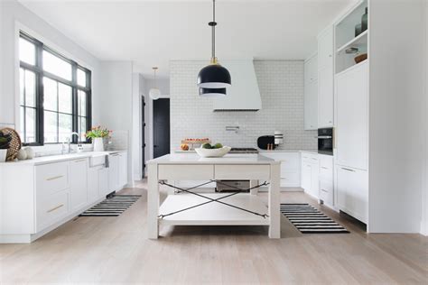 Kitchens With White Wood Floors – Flooring Tips