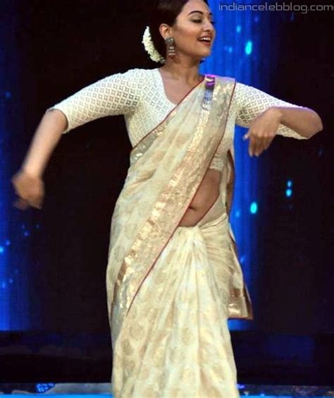 Sonakshi Sinha Bollywood Events Hot Saree Navel Show Stills Indiancelebblog Saree Navel
