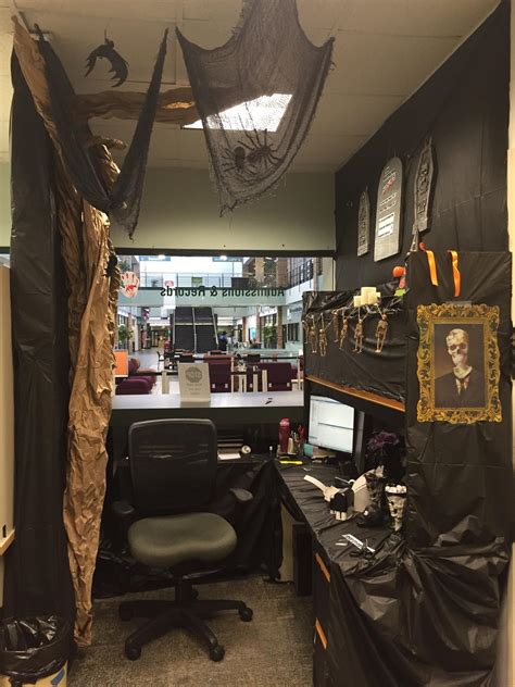 10 Halloween Office Desk Decorations To Spook Up Your Workplace