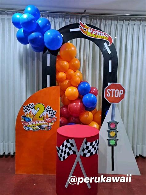 Hot wheels party decorations with balloons Fiesta de hot wheels Cumpleaños de hot wheels Hot