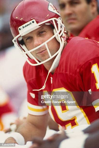 369 Joe Montana Chiefs Stock Photos, High-Res Pictures, and Images - Getty Images