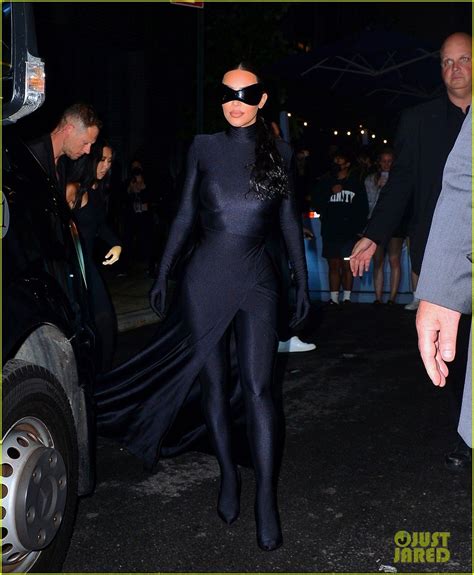 Kim Kardashian Finally Reveals Her Face Channels Batwoman At Met Gala