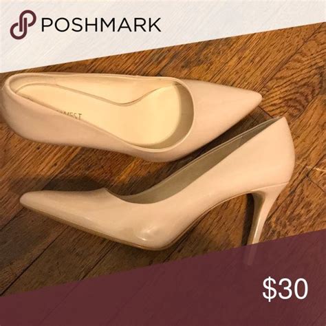 Size 10 Womens Nine West Nude Heels