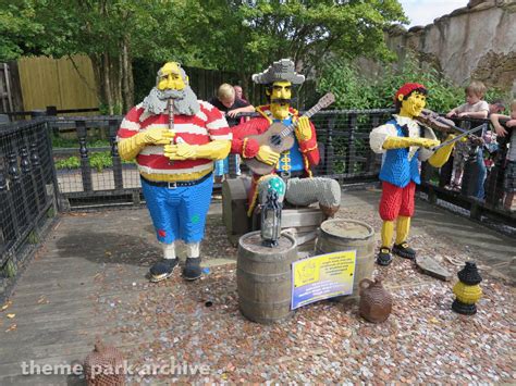 Pirate Shores at LEGOLAND Windsor | Theme Park Archive