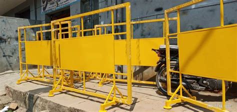 Yellow Mild Steel Traffic Metal Barricade For Road Safety Surface