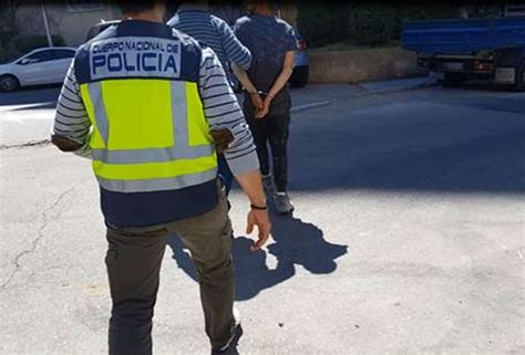 Dos Arrestados Por Atracar Una Farmacia En Palma De Mallorca